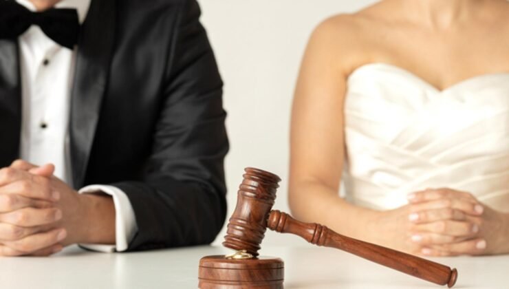 Sadece 3 dakika evli kaldılar! Damadın o sözüyle nikah biter bitmez boşandılar