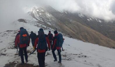 Zirvede canlı yayın yapıp ortadan kayboldu! Günlerdir aranıyor