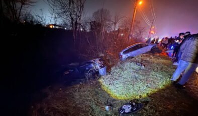 Çarpışan otomobiller kanala devrildi: Yaralılar var!