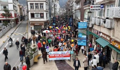 Altınordu’da Down Sendromu Farkındalık Günü’ne özel renkli kortej