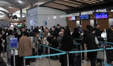 Bayram ve ara tatil yoğunluğu: İstanbul Havalimanı’nda uzun kuyruklar