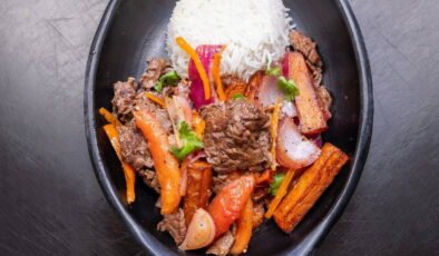 Dağlardan gelen efsane lezzet: Lomo Saltado tarifi