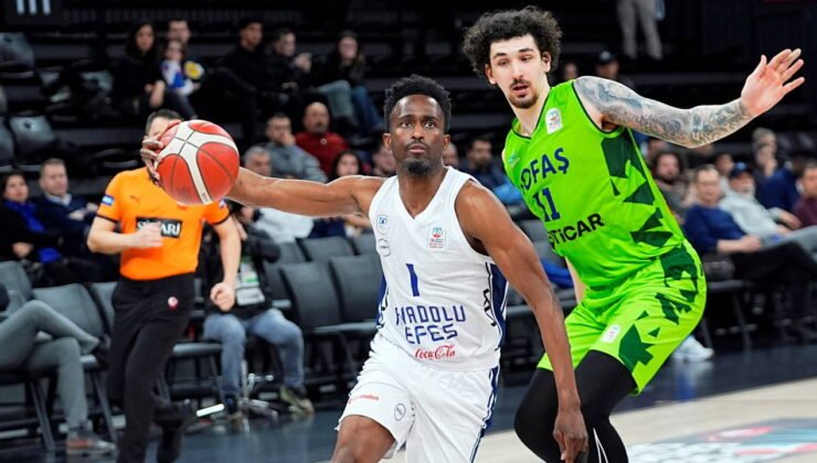 Anadolu Efes, TOFAŞ'ı evinde devirdi!