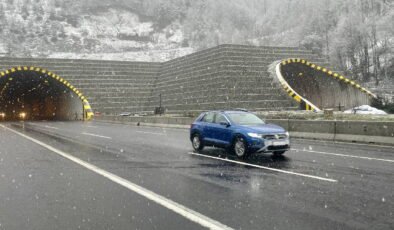 Bolu Dağı'nda bayram sabahı kar sürprizi… Bölge beyaz örtüyle kaplandı!