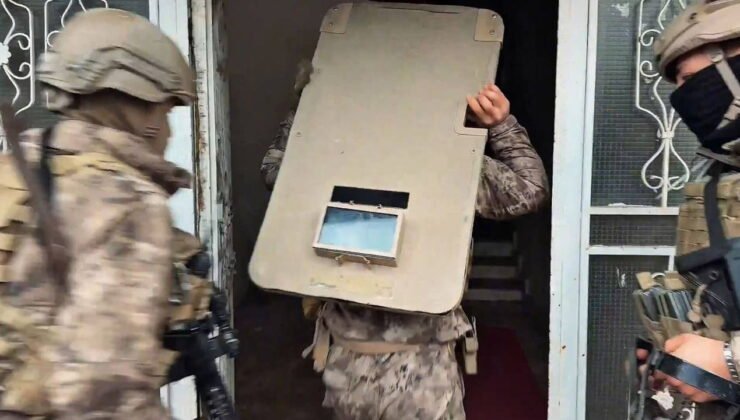 Hakkari merkezli 18 ilde 'yasa dışı bahis' operasyonu: 52 gözaltı