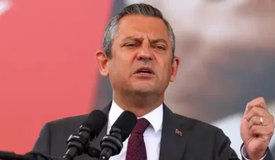 Özgür Özel, Akın Gürlek'in babasına seslendi: 'Amcacığım senin oğlanda utanmak yok, sıkılmak yok'