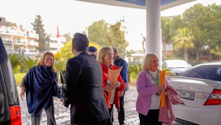 Marmaris’te 2026 turizm sezonu İngiliz turistlerle açıldı