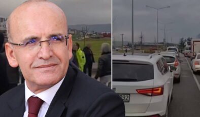 Memleketine giden Mehmet Şimşek'in yuhalandığı görüntüler ortaya çıktı