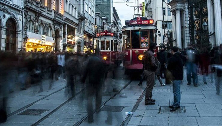 Yeni rapor: İstiklal Caddesi'ni geçen yıl kaç kişi ziyaret etti?