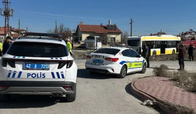 Konya'da feci kaza… Servis aracı ile belediye otobüsü çarpıştı: Çok sayıda yaralı var!