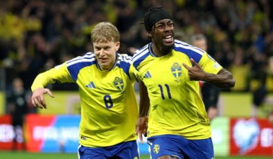 İsveç üç golle Dünya Kupası biletini aldı!