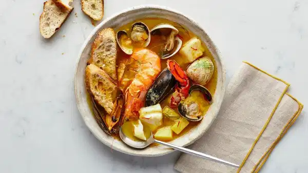 Akdeniz’in derinliklerinden gelen lezzet: Bouillabaisse tarifi