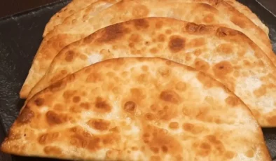 Hamur açma derdine son: Lavaştan pratik çi börek tarifi