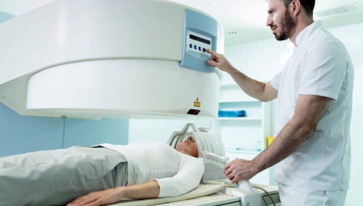 ALS hastalığı nedir? ALS hastalığının belirtileri neler?