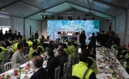 Bakan Uraloğlu Halkalı-Ispartakule Demiryolu Hattı şantiyesinde çalışanlarla iftar yaptı