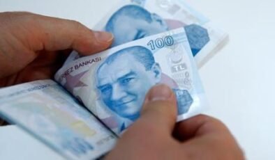 Emekliye çifte ödeme! Bugün hesaplara yatırılıyor: Kim ne kadar alacak?