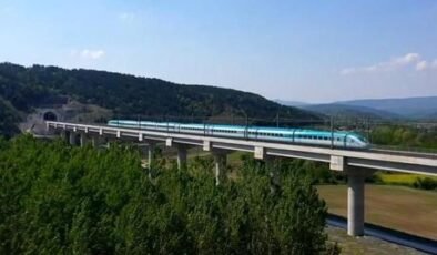 Bakan Uraloğlu, 110 milyon yolcunun YHT ile seyahat ettiğini bildirdi