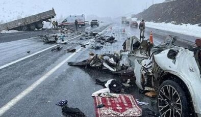 Bitlis'te korkunç kaza! Karı koca hayatını kaybetti, 5 kişi yaralı