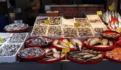 Balık tezgahlarında bayram öncesi çeşit bolluğu