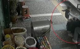 Kaldırımda dehşet! 5 yaşındaki çocuk ölümden döndü: Kaza anları kamerada