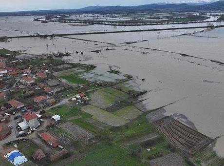 Edirne'de Tunca Nehri kıyısında toprak kayması