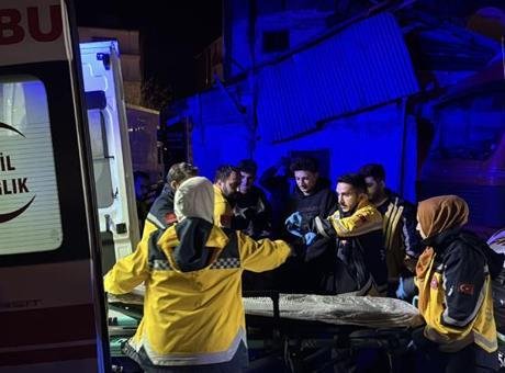 Aile içi kavga faciaya döndü! Babası ve ağabeyini öldürdü, babaannesini yaraladı