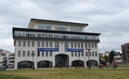 Kuşadası Belediyesiyle bağlantılı 'rüşvet' ve 'irtikap' soruşturması: 6 zanlı adliyede