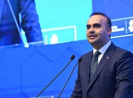 Bakan Kacır: Bizden neyi esirgiyorlarsa daha iyisini yerli ve milli olarak üretiyoruz