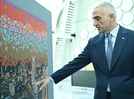 Bakan Ersoy'dan 'Başkent Ankara' sergisine ziyaret