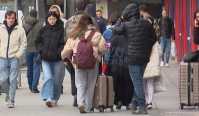 Saatler kaldı… Biletler kapış kapış satıldı! Otogarlarda bayram hareketi: 'Zor yer buldum'