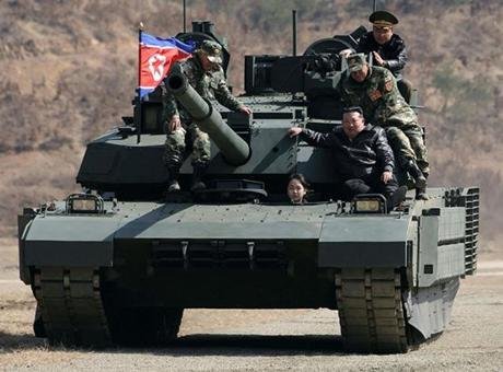 Dünyanın konuştuğu görüntü! Kuzey Kore lideri Kim Jong-un'un kızı tank kullandı