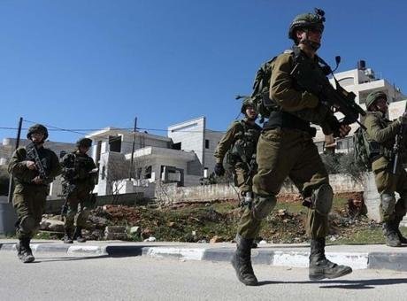 İsrail'den kız okuluna baskın! Filistin bayrağı indirildi