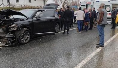 AK Parti konvoyunda kaza! 2 kişi yaralandı