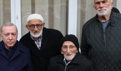 Cumhurbaşkanı Erdoğan, baba ocağındaki komşularıyla bayramlaştı