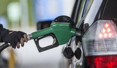 ABD'de ortalama benzin fiyatı 4 doların üzerine çıktı