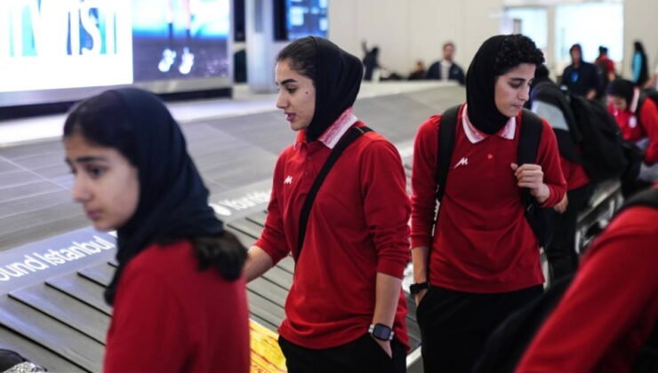 İran Milli Kadın Futbol Takımı kafilesi ülkelerine hareket etti