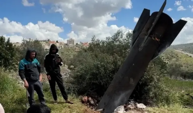 İran’ın fırlattığı füze, işgal altındaki Batı Şeria’ya düştü