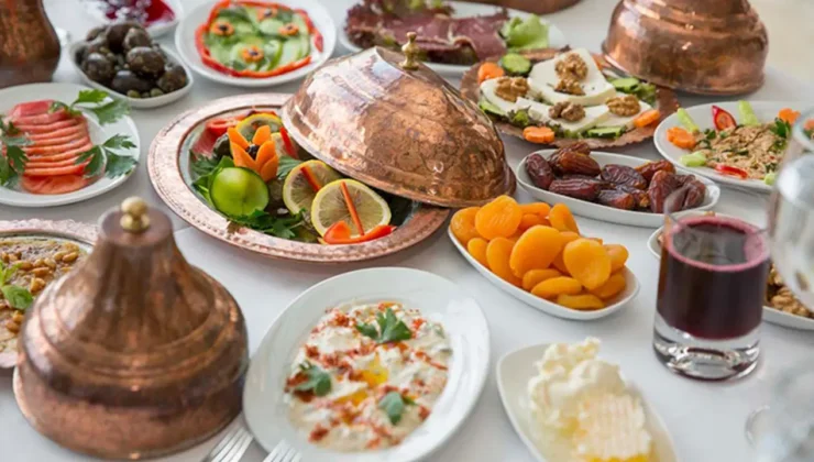 Müdür, öğretmenleri AKP iftarına çağırdı: Öğretmenlere 'katılım' formu!