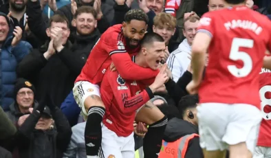 Bruno Fernandes rekor kırdı: Manchester United, Aston Villa'yı devirdi!