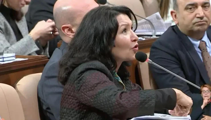 İBB Meclisi’nde TRT tepkisi: ‘Ayakkabı kutularında paralar bulunmuş olsaydı…’