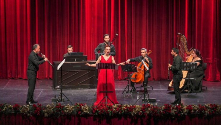 Antalya'da 'Müzikal Rönesans' konseri sanatseverlerle buluştu