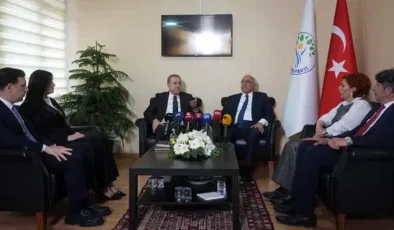 MHP ile DEM Parti bayramlaştı: Gündemde 'statü', süreç ve tutuklu belediye başkanları yer aldı