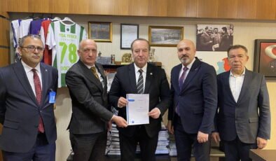 Büro-İş Sendikası’ndan CHP’li Akay’a ziyaret: SGK’de çalışan devlet memurlarına uzmanlık için yasa teklifi veriliyor