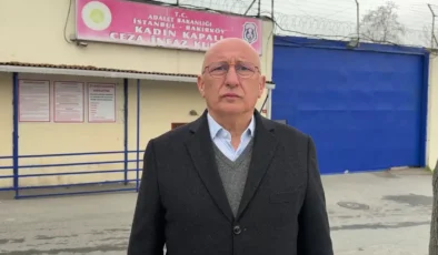 CHP'den Çiğdem Mater ve Mine Özerden'e bayram ziyareti… İktidara açık çağrı: 'Türkiye bu utançtan kurtulmalı'