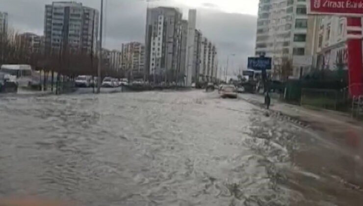 Diyarbakır’da sağanak sele neden oldu: Köprü su altında kaldı