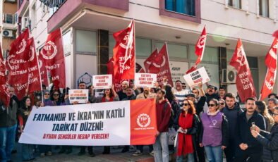 TİP İzmir'den Kuran'a Hizmet Vakfı önünde Fatman Nur Çelik protestosu