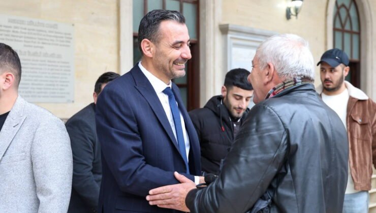 Manavgat Belediye Başkan Vekili Çiçek, bayramın ilk gününde yurttaşlarla bir araya geldi