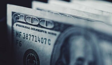 Fed faizleri sabit bıraktı: Dolarda yükseliş sürüyor…