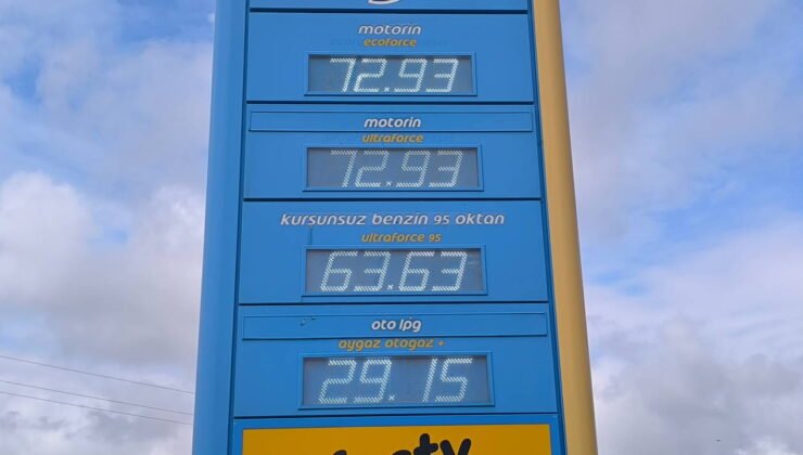 Mazot zammına tepki gösteren Osmaniyeli çiftçi: '10-12 liraya ürün satıyoruz, 65-70 liraya mazot alıyoruz'