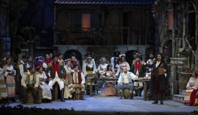 Antalya Devlet Opera ve Balesi 'Aşk İksiri' operasını sahneledi